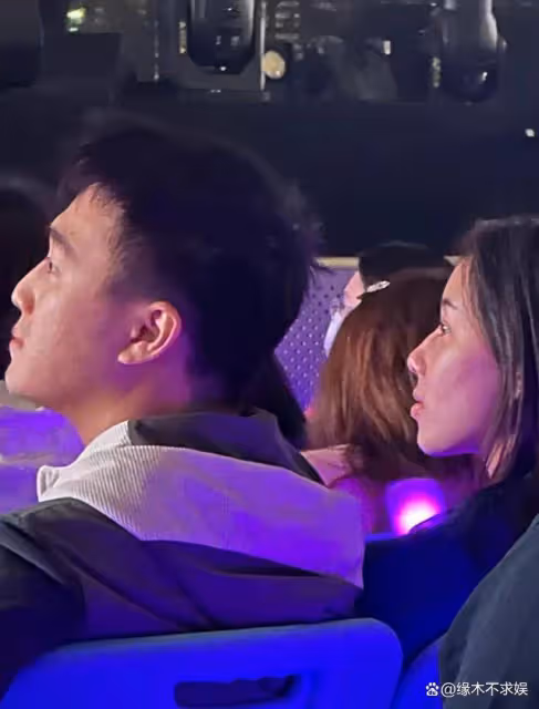 何猷君何超欣游日本,何超欣美女閨蜜作陪,住6000元一晚酒店!