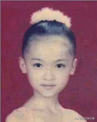 被黃曉明無情分手，與陸川和平分手，如今，她過得怎麼樣？