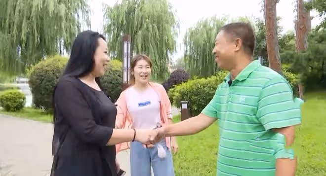 56歲大姐相親，被男嘉賓一眼相中，女方拒絕：他長得不得勁