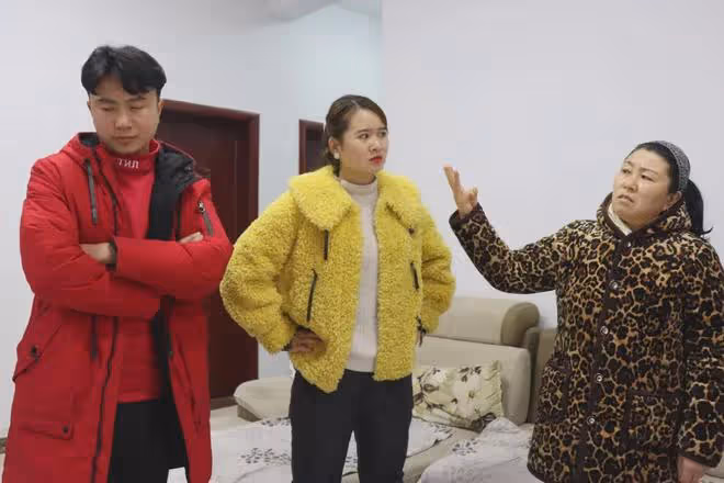 兒媳買房加名字,遭小姑子怒斥:錢是我哥掙得,憑啥寫你名