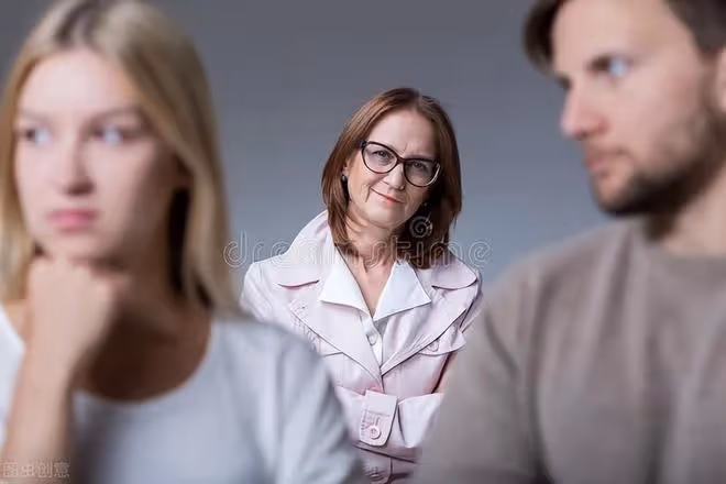 懷胎4月,婆婆從中作梗致分手,男友逃避,公公力挺:我兒媳沒錯