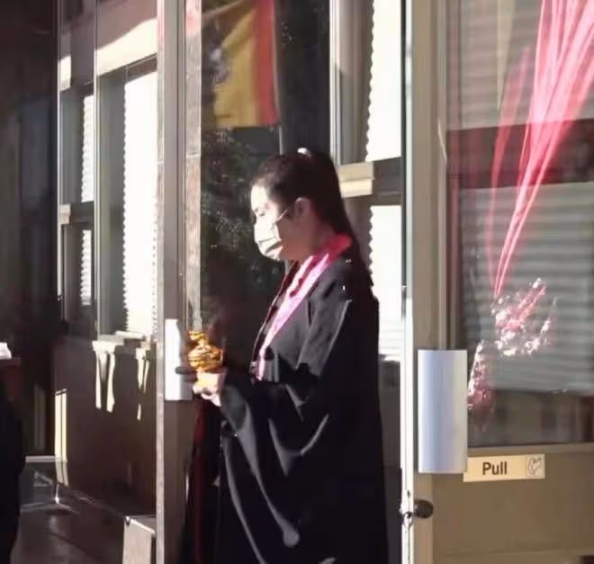 王祖賢56歲素顏近照曝光：臉圓脖子粗，體態豐滿判若兩人！