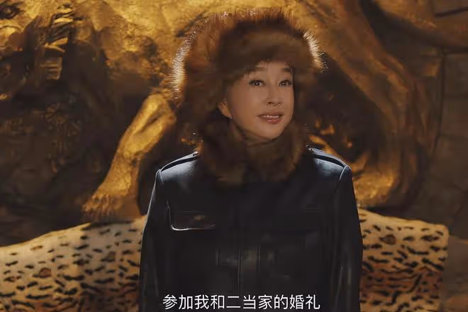 70多歲的劉曉慶又出來裝嫩了！新戲演女兒，喊小18歲的男演員爹爹