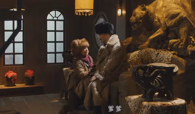 70多歲的劉曉慶又出來裝嫩了！新戲演女兒，喊小18歲的男演員爹爹