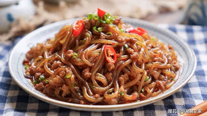 粉條這樣做太好吃了，不粘鍋不起坨，爽滑勁道，吃著特別香超下飯~