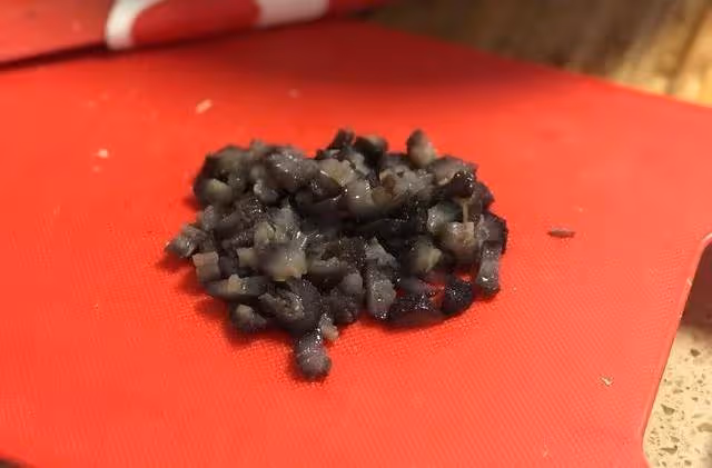 特色美食海參素菜包子,口感豐富美味,比白皮包子吃起來更健康~