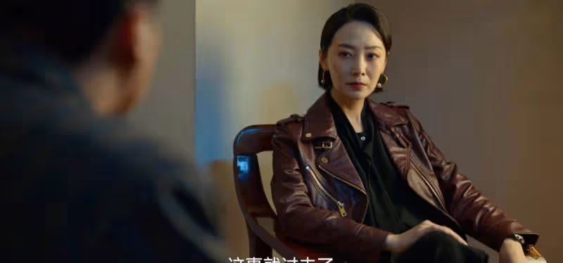 《狂飆》後程程大秀身材曲線，曲柵柵這張旗袍照片，沒人能扛得住