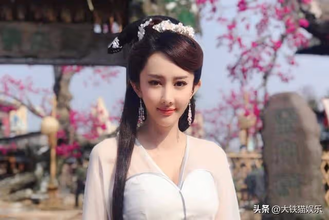 以為她們退圈了,原來是整容了沒認出來,美人真該遠離科技與狠活