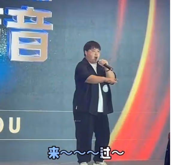 李炮兒止步《好聲音》30強,因拜師柯以敏遭抵制,滿臉無奈顯失落