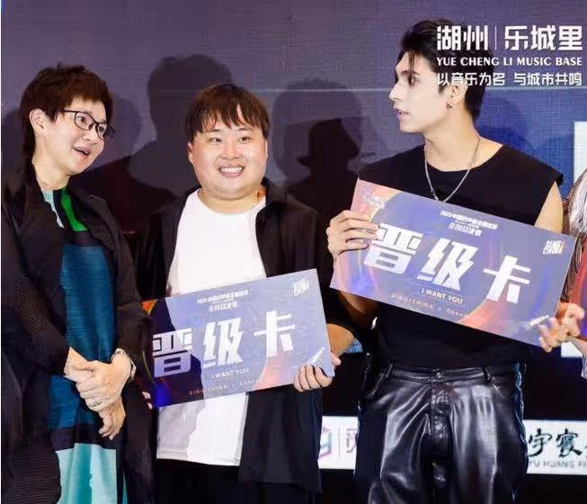 李炮兒止步《好聲音》30強,因拜師柯以敏遭抵制,滿臉無奈顯失落