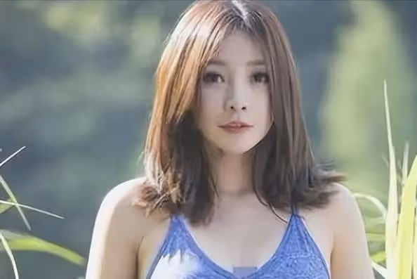 27歲女星華莎被告演出淫亂罪,動作性感大膽惹爭議,學生家長告發