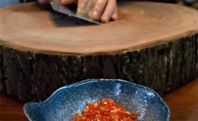 涼拌折耳根最正確做法,清涼解膩,脆口彈牙,比大魚大肉都解饞