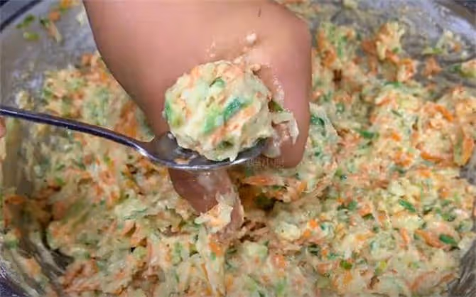 炸蘿蔔丸子,用麵粉還是澱粉,教你正確做法,外酥里嫩不回軟