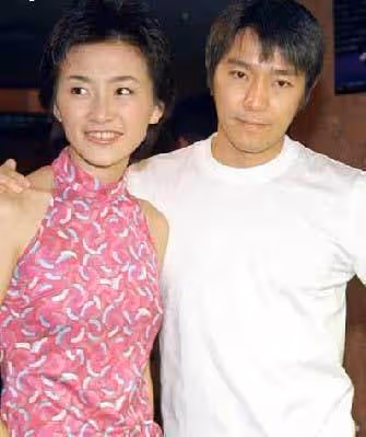 周星馳與17歲女模特事件升級,女方違反保密協議,照片引起輿論!