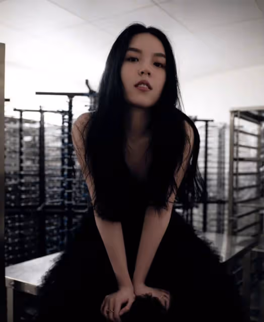 7月12日晚,李詠老婆哈文,控制不住激動心情連曬10張女兒的照片