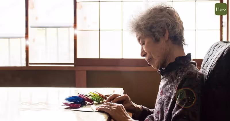 79歲老母突然倒地!兒女緊急送醫「2顆牙竟活生生咬斷」 醫師曝「千萬別省救命錢」:很多人都中招