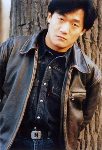 60歲謝東二胎得子!強調自然懷孕,小22歲嬌妻住1800元1天病房
