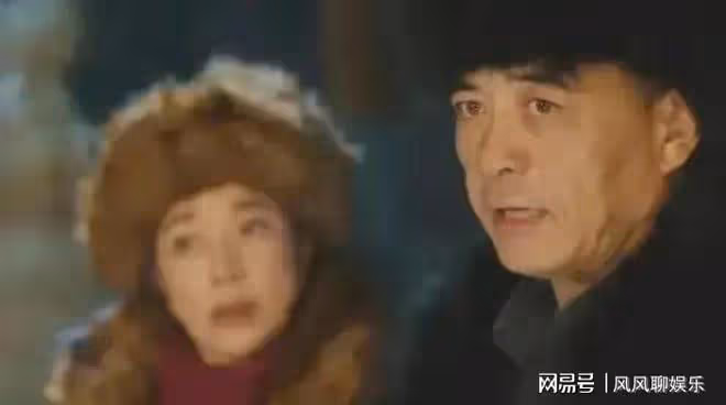 70歲劉曉慶頂著一臉褶子演新娘,網友:老太太爬樓梯,不服都不行