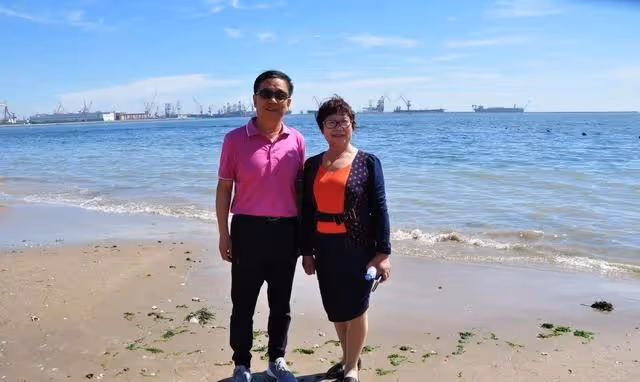和親家一次旅行,兒媳花了二十萬,我才明白兒媳始終把我們當外人