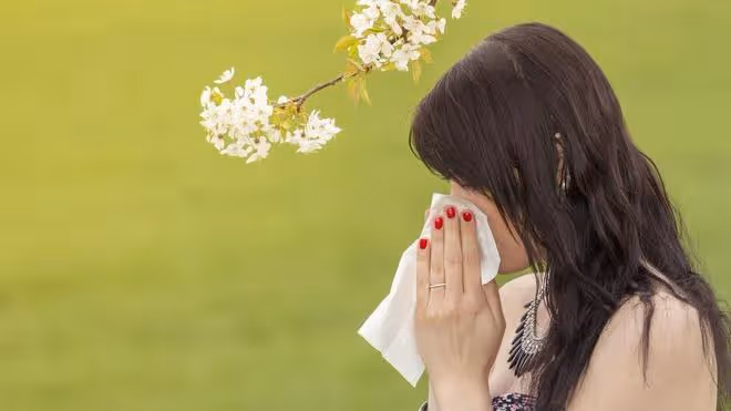 故事：婆婆為了給小姑子買蘋果手機裝病騙錢，老公把她倆都趕走了