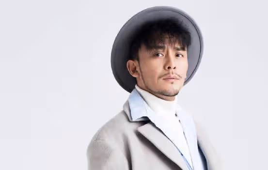 《暮色心約》走紅,避著楊穎風頭,34歲任嘉倫驚為天人