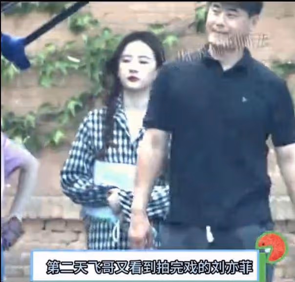 劉亦菲《玫瑰故事》路透,雙麻花辮造型少女感十足,近照白到發光