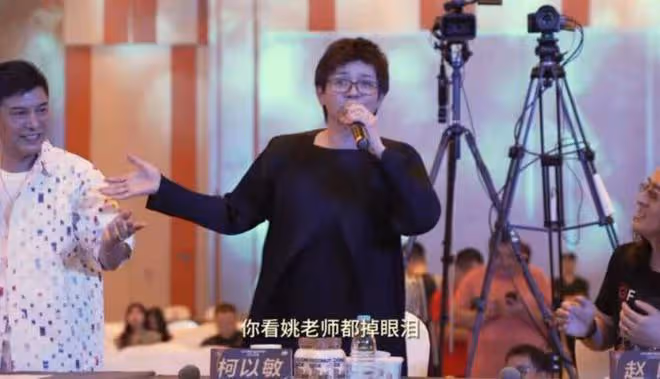 柯以敏再惹爭議,《好聲音》現場教學演唱代表作,被吐槽愛出風頭