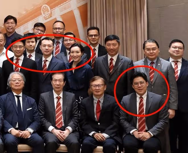 霍啟剛參加爺爺霍英東紀念活動,合照曝光,坐在第一排,彰顯地位