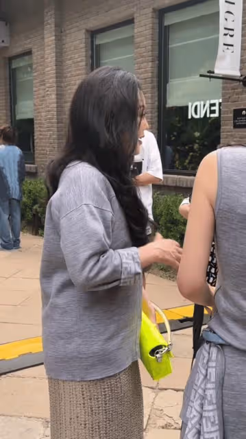 章小蕙:狀態保持得真不錯,一頭烏黑秀髮,足夠讓眾多同齡人羨慕