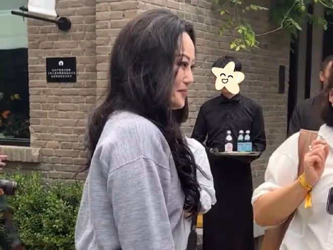 章小蕙:狀態保持得真不錯,一頭烏黑秀髮,足夠讓眾多同齡人羨慕