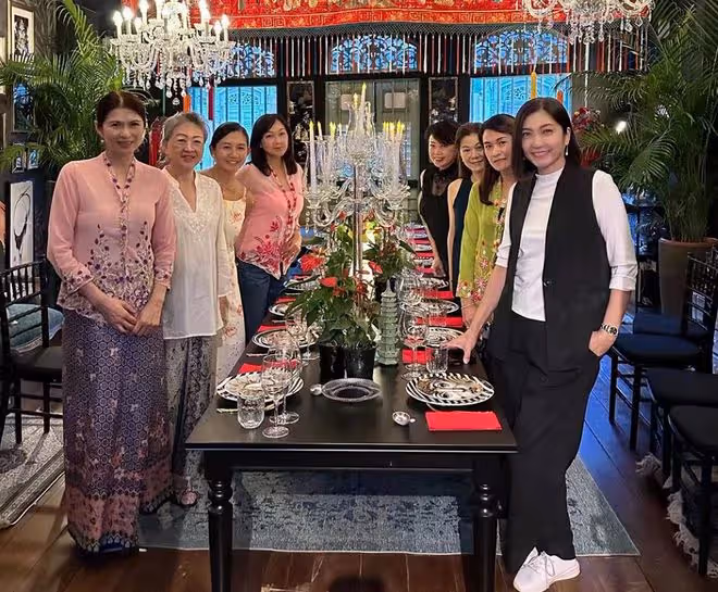 新加坡女神潘玲玲生日，一眾花旦重聚引回憶，鄭惠玉穿旗袍搶鏡