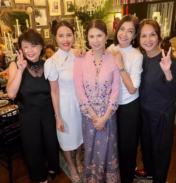 新加坡女神潘玲玲生日，一眾花旦重聚引回憶，鄭惠玉穿旗袍搶鏡