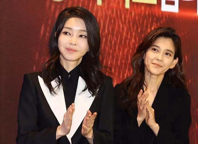 三星長公主李富真閃耀晚宴!薄紗黑裙超美,卻不如韓國第一夫人嫩