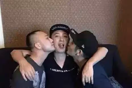王思聰請帥氣肌肉男上門服務,私教曝王思聰豪宅秘密,信息量很大