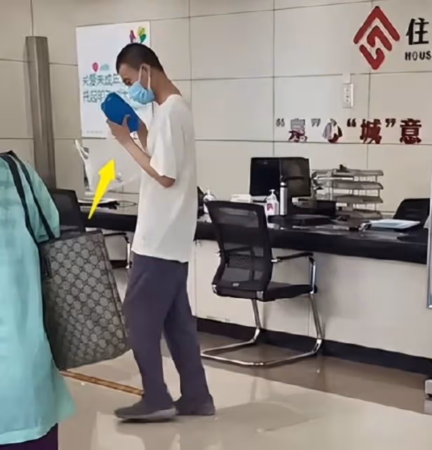 曝北大「韋神」欲買房結婚,生活拮据舊鞋拼著穿,被認成拾荒者