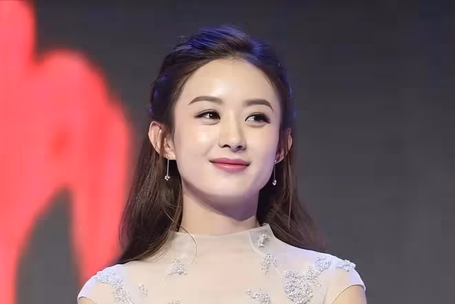 生了兒子，卻沒有撫養權，36歲的趙麗穎，早已經走上了另一條大道