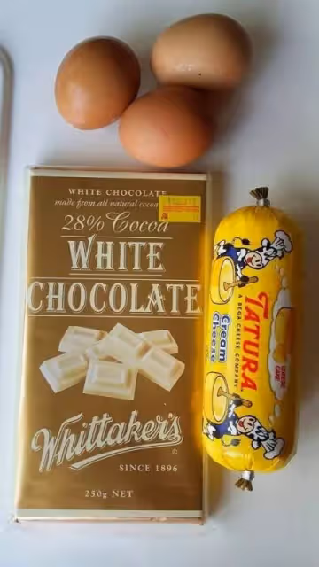 簡易版的cheesecake,只需3種材料就搞定,零難度,一學就會