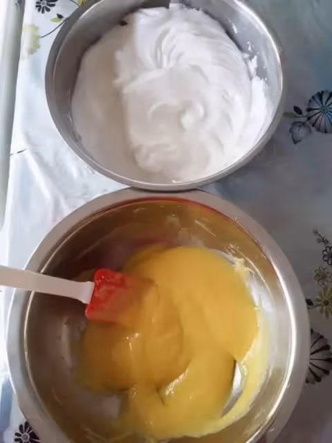 簡易版的cheesecake,只需3種材料就搞定,零難度,一學就會
