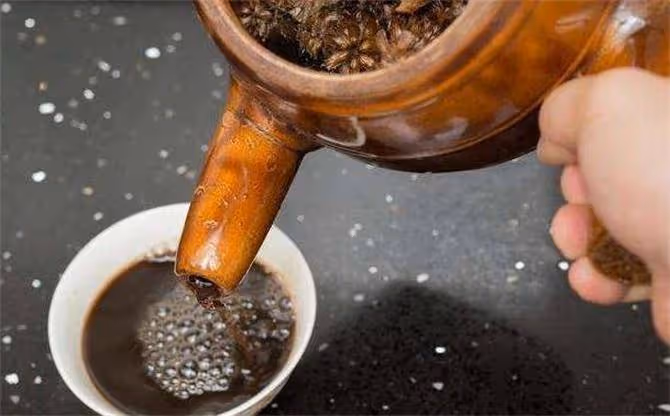 中藥為什麼要三碗水煎一碗?有人認為浪費水資源,其實大有講究