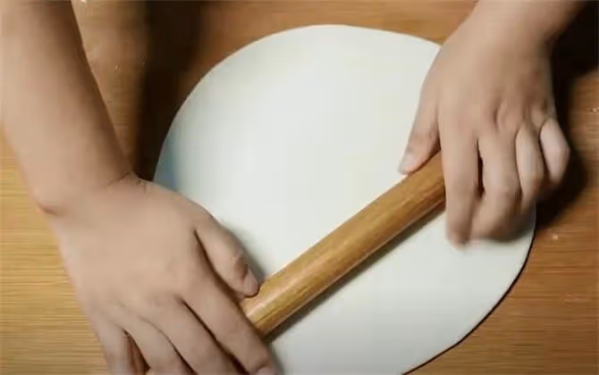 1勺可可粉,2勺麵粉,教你自製兒時小零食,嘎嘣脆口,乾淨衛生