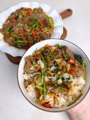 香菜炒牛肉，香辣下飯，愛吃香菜的朋友看過來，拌飯絕了