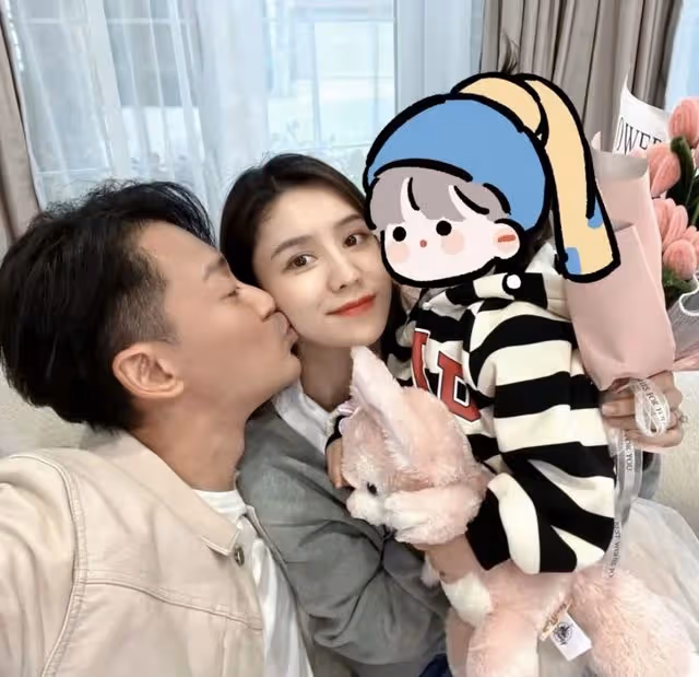 林峯參加2歲女兒畢業典禮,張馨月曬視頻,只給自己孩子遮臉挨批