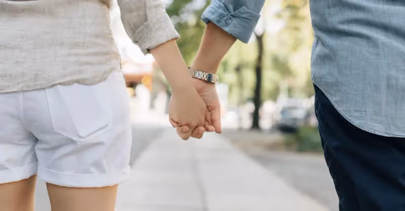 求婚後，姑娘提了3個要求，男友：我家買的房，憑啥給你父母養老