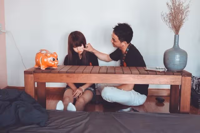 求婚後,姑娘提了3個要求,男友:我家買的房,憑啥給你父母養老