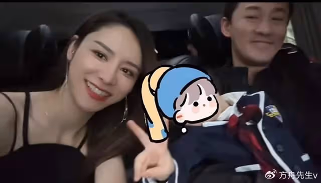 林峯參加2歲女兒畢業典禮,張馨月曬視頻,因只給自己孩子遮臉挨批
