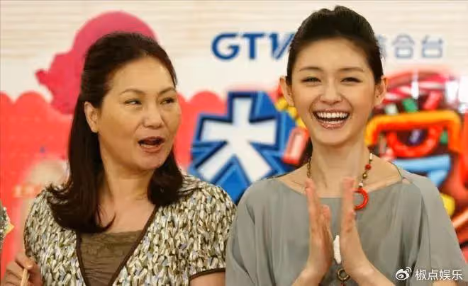 張蘭初次見大S媽說:「我們家是滿族人!」S媽:我們家是不滿足人