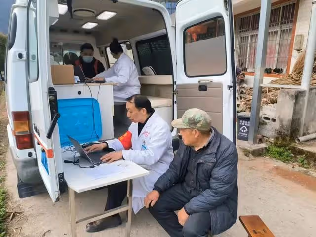 雅安市實施「車載流動醫療服務」項目 打通山區群眾就醫「最後一公里」