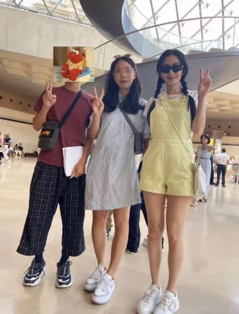 baby曬巴黎度假照，海邊穿比基尼撩秀髮，腰細腿長身材火辣超嫵媚