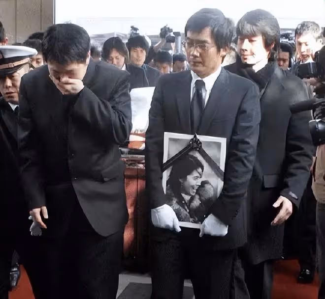 25歲李恩珠自殺,遭受性虐待8小時,韓國女星淪為財閥玩物
