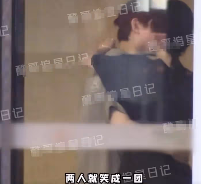 31歲秦俊傑戀情曝光!和毛曉慧同回酒店舉止親密,楊紫又莫名躺槍